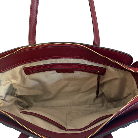 Calvin Klein Noa Quilted Vegan leather Burgandy Tote Bag - Picture 3 of 13